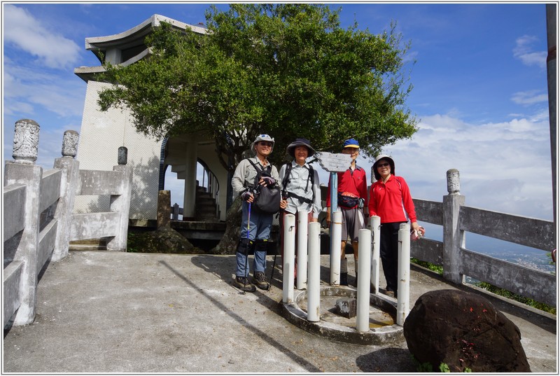 2013-11-02 13-20-17午後放晴後續登旗尾山2.JPG